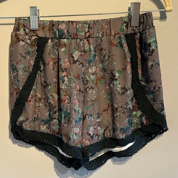 🌸Elegant Floral High Waist Women's Shorts - Picture 1 of 7